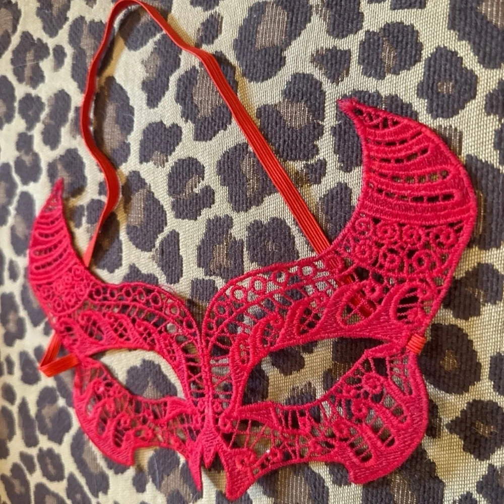 Red Lace Masquerade Mask